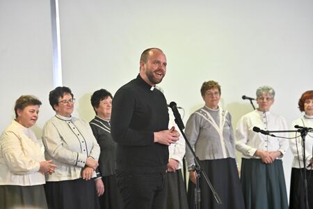 Ljudske pevke Cebelice 25 let delovanja (8)